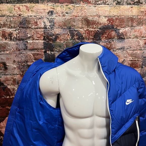 MEW NIKE MEN’S STORM-FIT WINDRUNNER PRIMA DOWN PUFFER COAT. - Picture 7 of 8